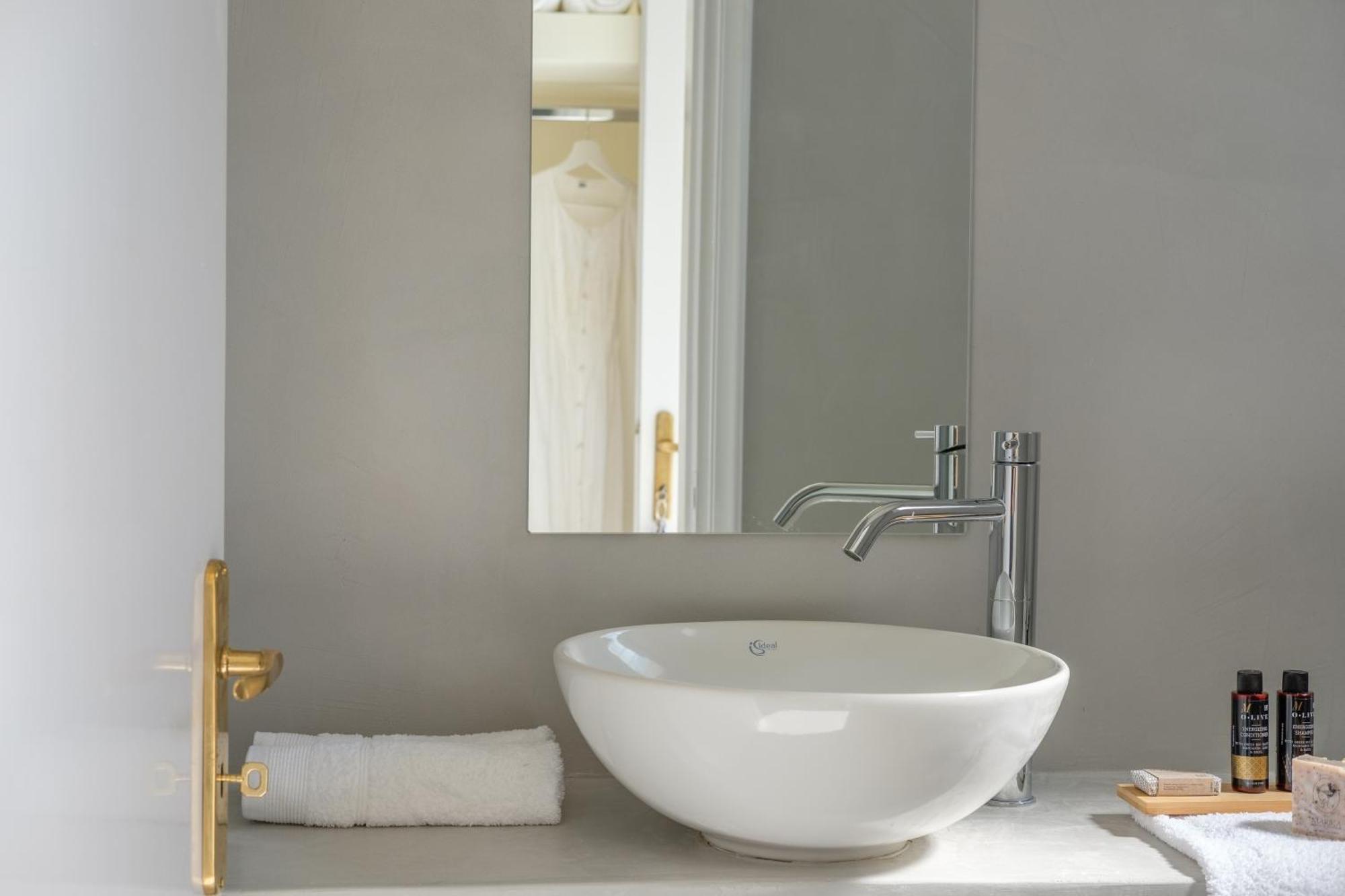 Oltremare Inn Spetses Town Екстер'єр фото