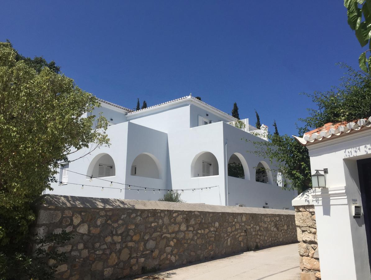 Oltremare Inn Spetses Town Екстер'єр фото